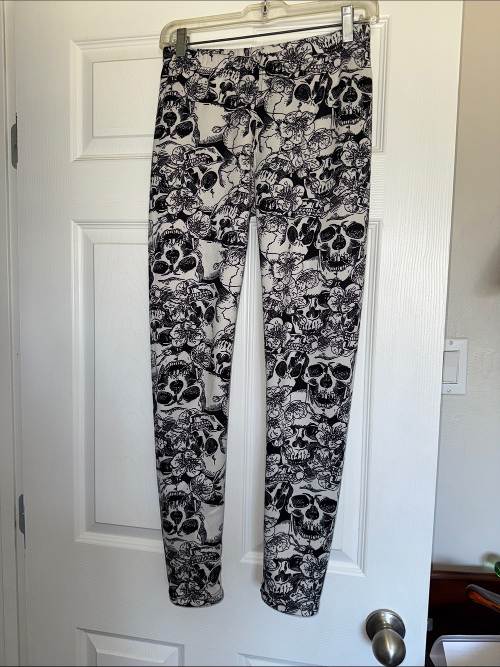Just cosy Black and White Skull Print Leggings Just cosy lined